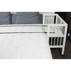 Alvi® Comeplete Set Co-sleeper Voor Boxspringbedden Wit Stars Grijs -Beddengoed Verkoopwinkel alvi comeplete set co sleeper voor boxspringbedden wit stars grijs a267182 2