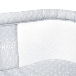 HALO® BassiNest® 360° Draaibare Co-sleeper Essentia Series Morning Mist 7 HALO® BassiNest® 360° Draaibare Co-sleeper Essentia Series Morning Mist -Beddengoed Verkoopwinkel halo bassinest 360 draaibare co sleeper essentia series morning mist a326308 2