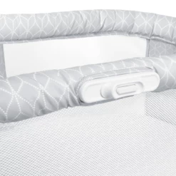 HALO® BassiNest® 360° Draaibare Co-sleeper Essentia Series Morning Mist 8 HALO® BassiNest® 360° Draaibare Co-sleeper Essentia Series Morning Mist -Beddengoed Verkoopwinkel halo bassinest 360 draaibare co sleeper essentia series morning mist a326308 3