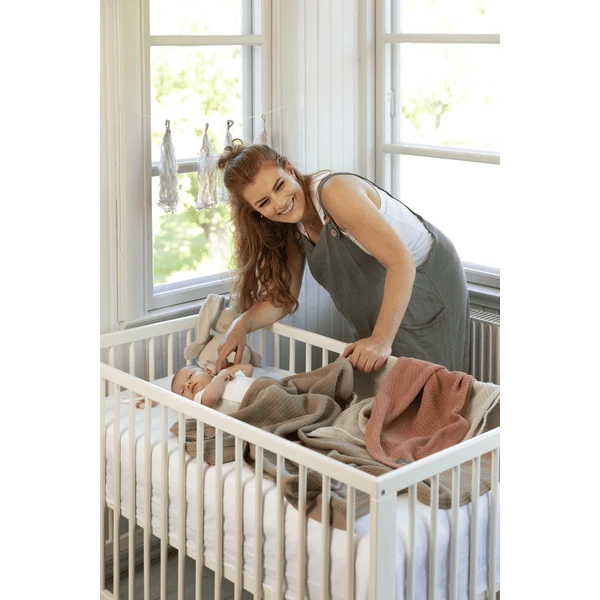 VINTER& BLOOM Soft Grid GOTS Deken Almond Beige 2 VINTER& BLOOM Soft Grid GOTS Deken Almond Beige - Afbeelding 2