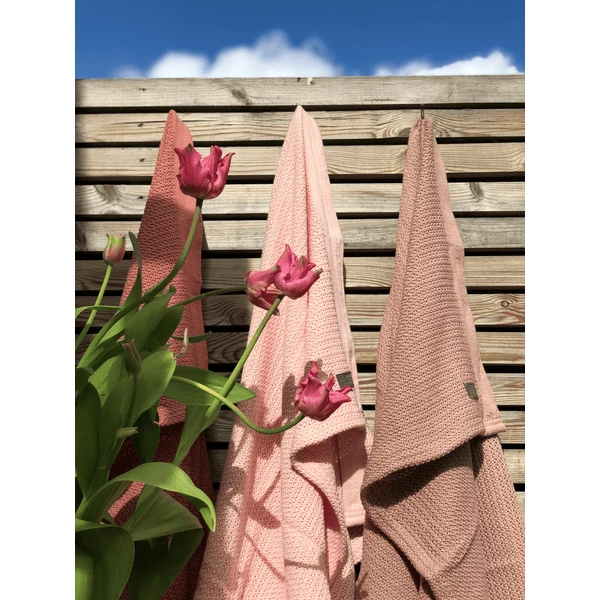 VINTER& BLOOM Soft Grid GOTS Deken Almond Beige 4 VINTER& BLOOM Soft Grid GOTS Deken Almond Beige - Afbeelding 4